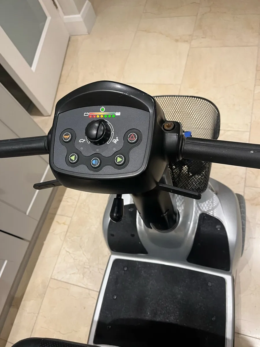 Invacare Leo Mobility Scooter - Image 3