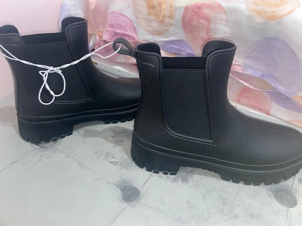 Boots - Image 1