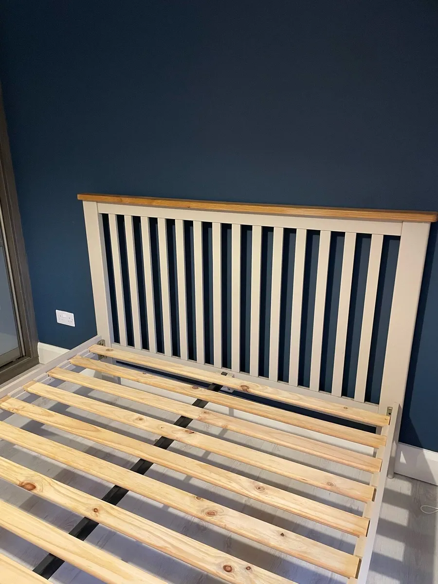 Bed frame - Image 1