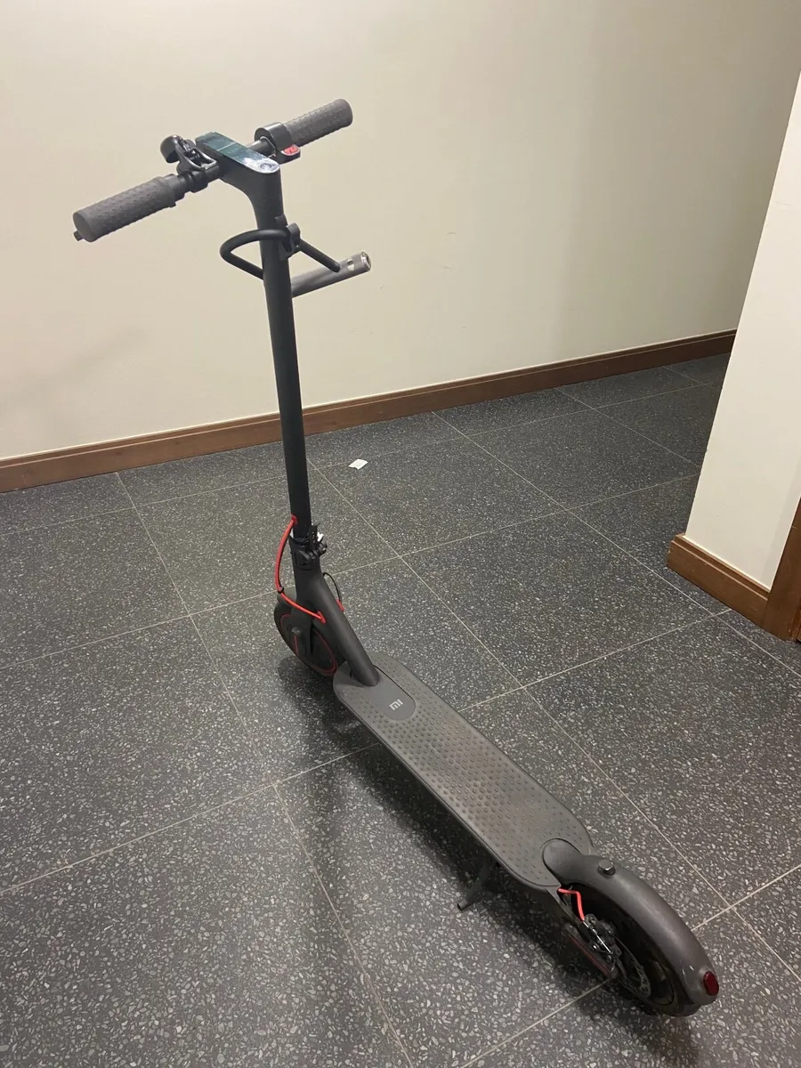 Xiaomi Pro Electric Scooter – Excellent Condition - Image 2
