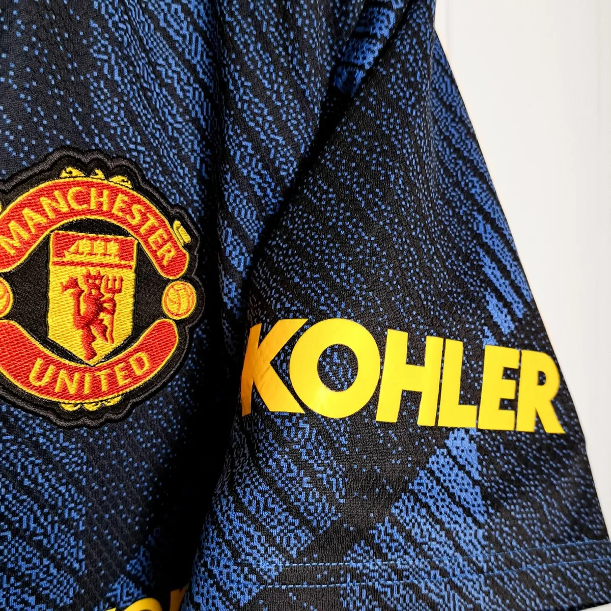Adidas Manchester United 2021 2022 Mens Size M - Image 3