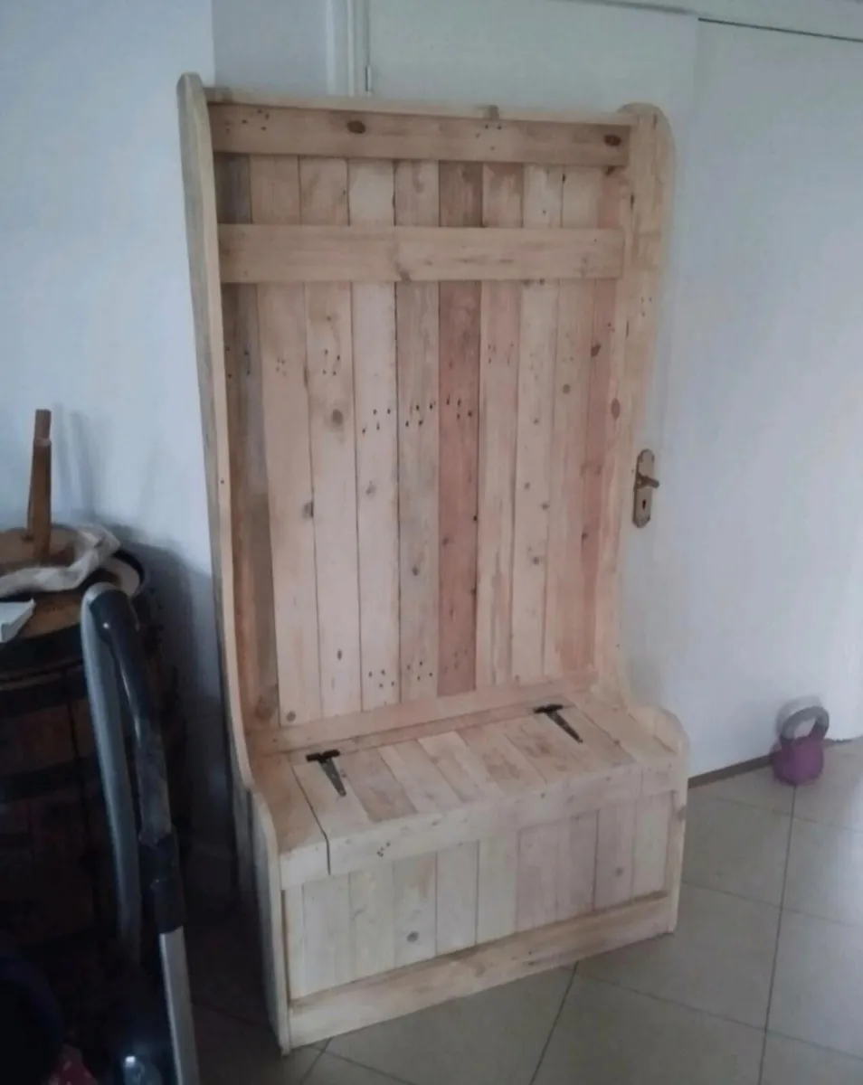 Handmade rustic hallway storage - Image 4