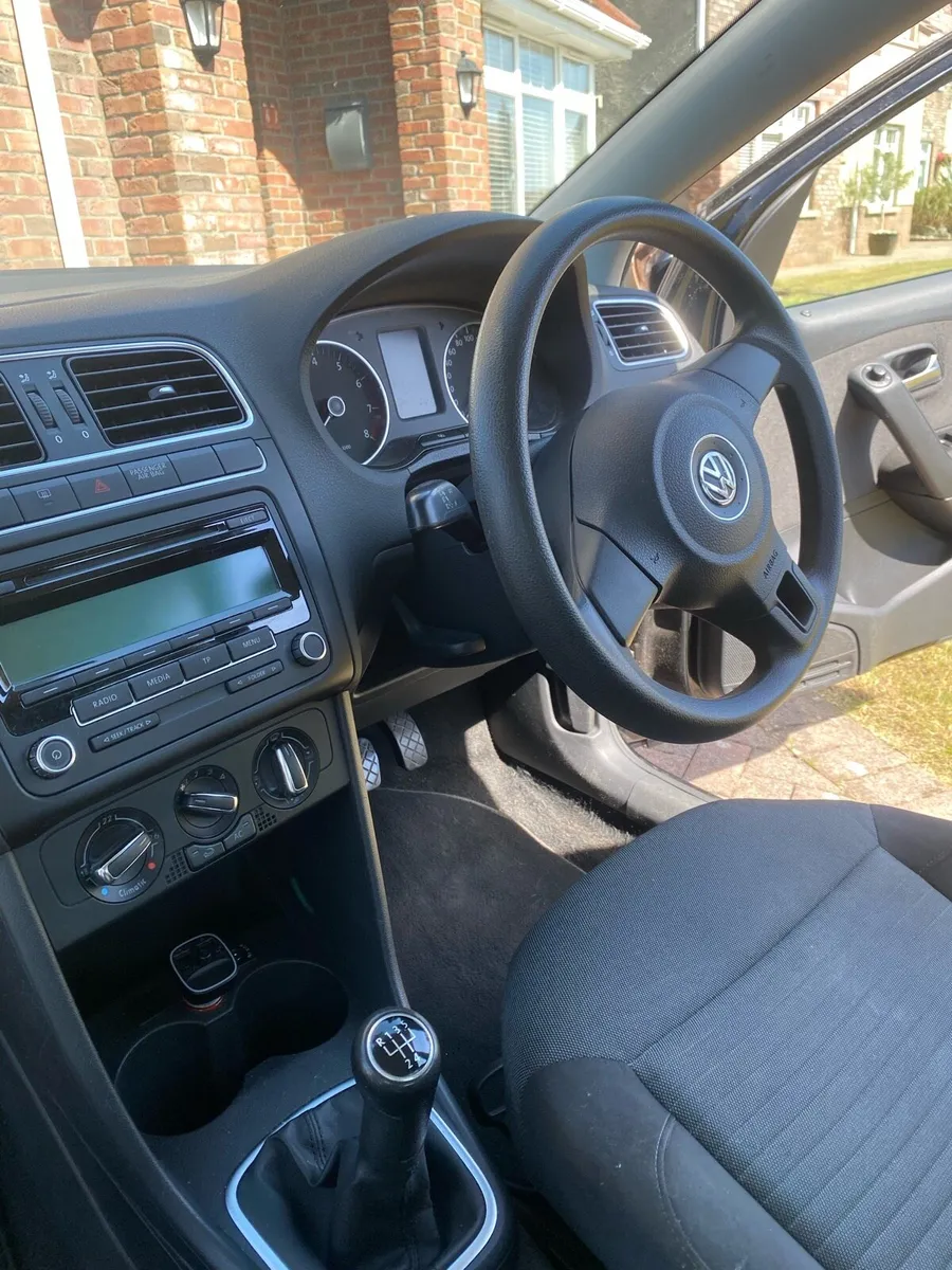 Volkswagen polo. Low Mileage. Brand new NCT - Image 4