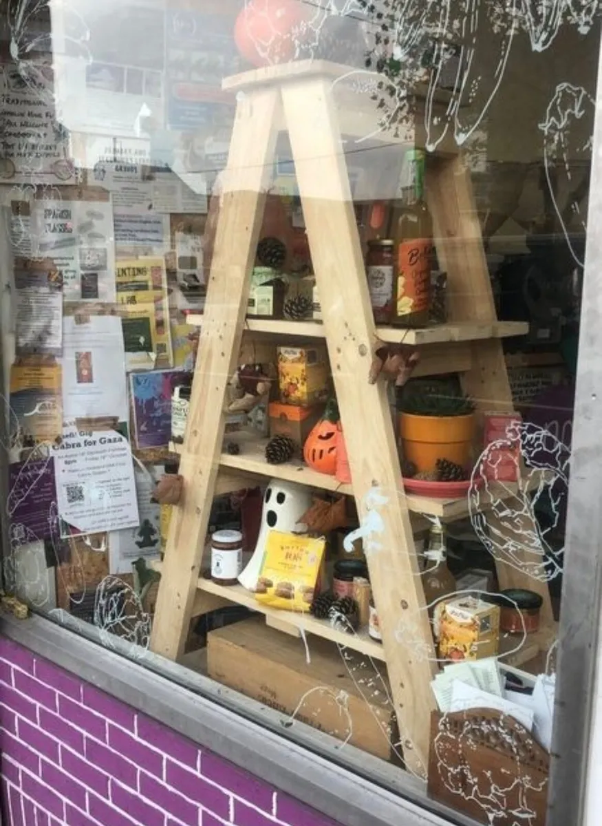 Handmade rustic display stands - Image 4