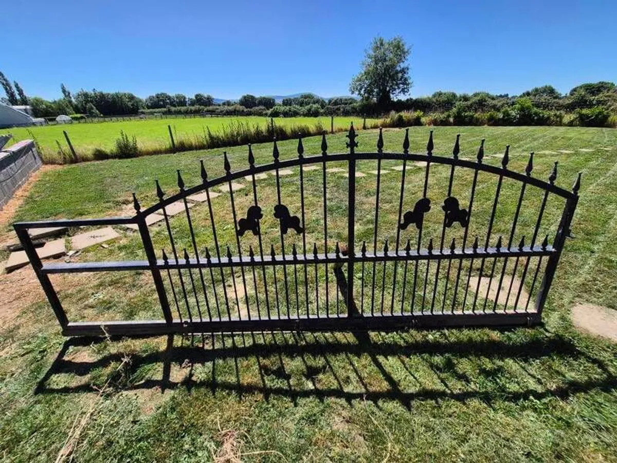 Sliding Gate - Image 1
