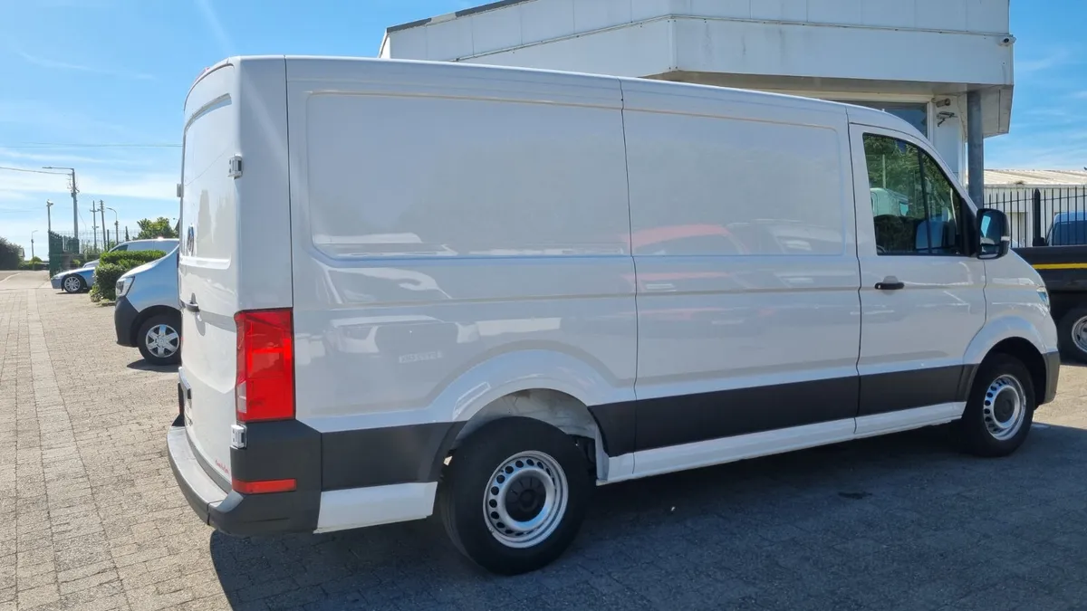 212 CRAFTER MWB LOW ROOF 86K KMS - Image 4