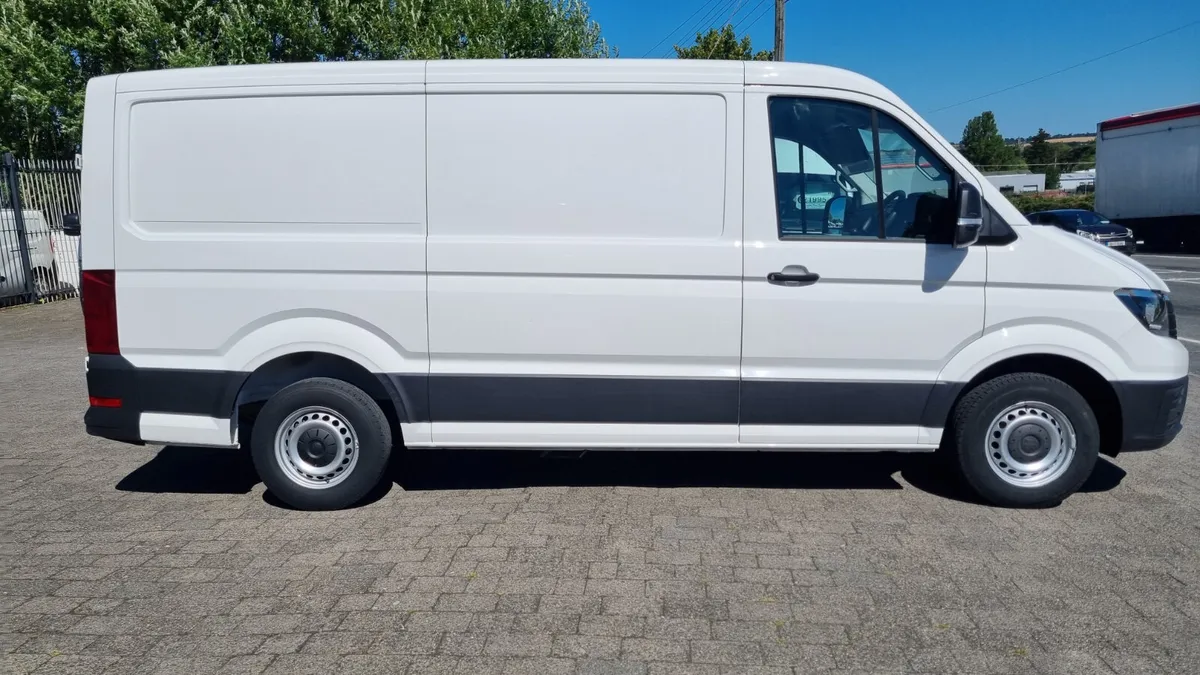 212 CRAFTER MWB LOW ROOF 86K KMS - Image 3