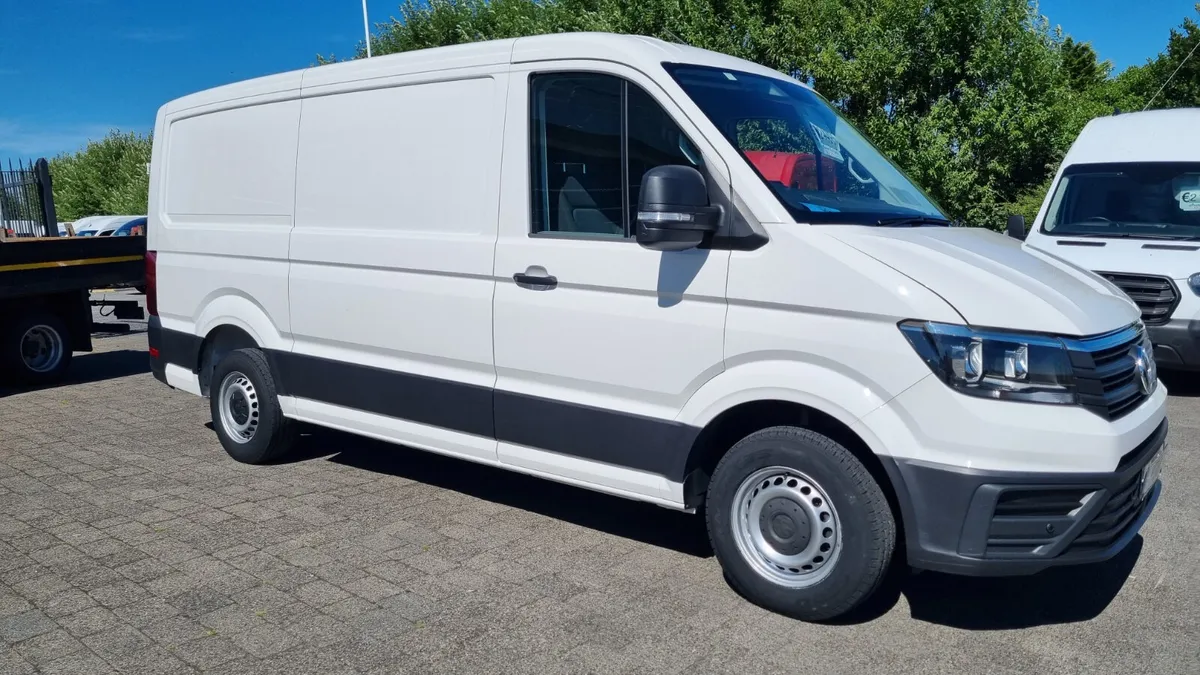 212 CRAFTER MWB LOW ROOF 86K KMS - Image 2