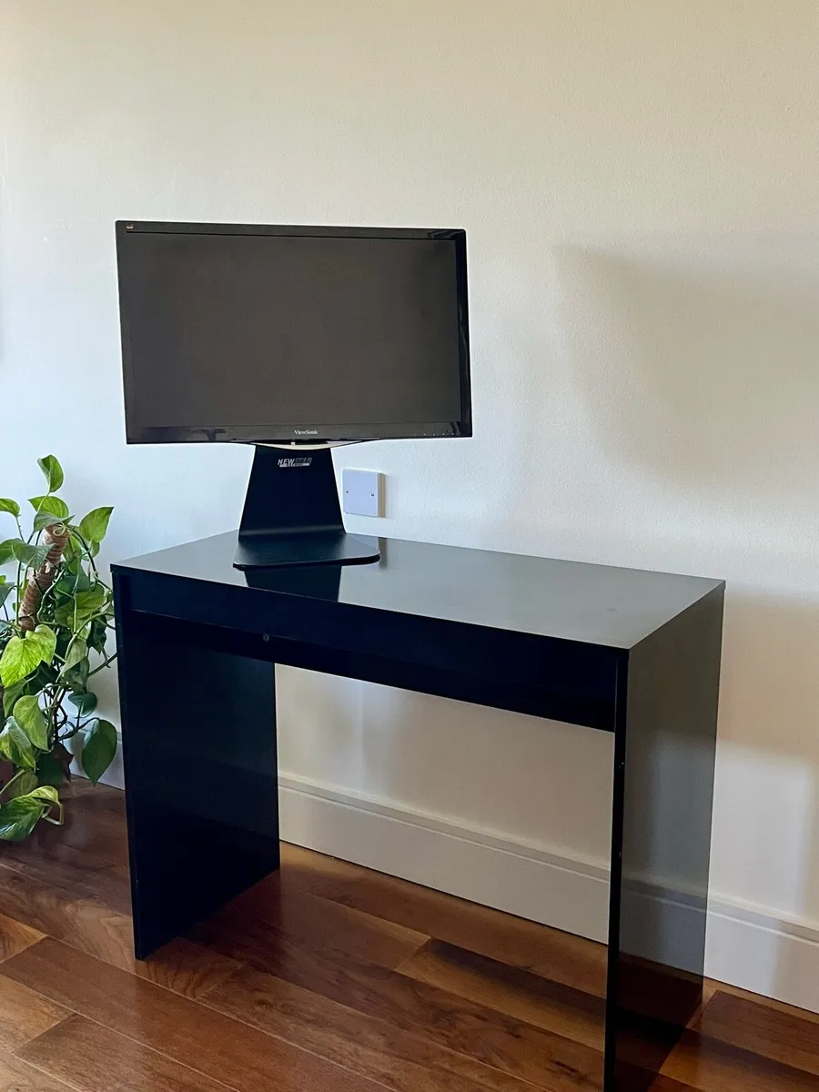 Desk and Monitor - Image 2
