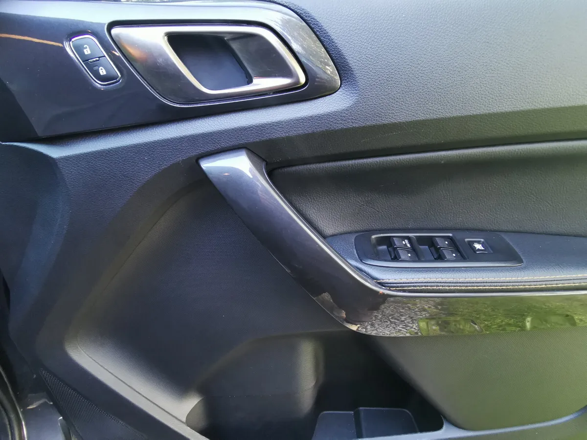 Ford Ranger 2022 the Auto and Top Spec - Image 3