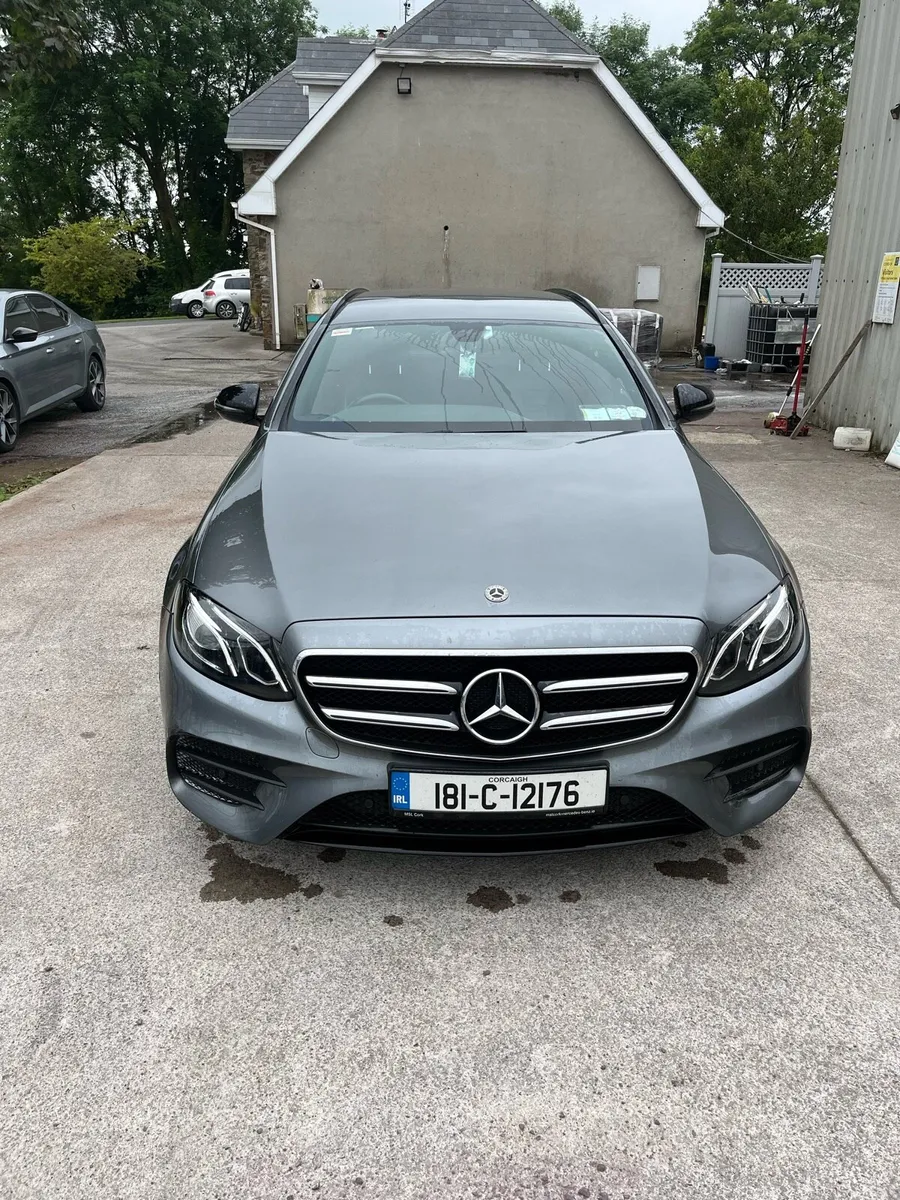 Mercedes e200 7 seater - Image 1
