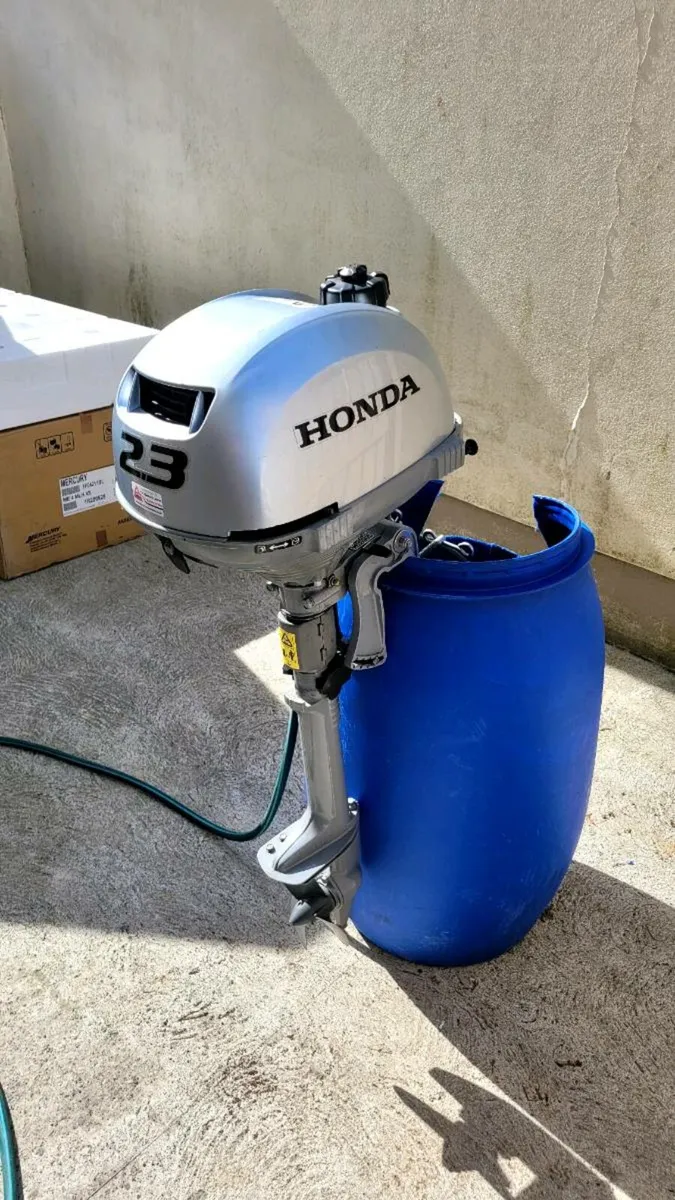 2018 honda 2.3hp 4 stroke as new - Image 3