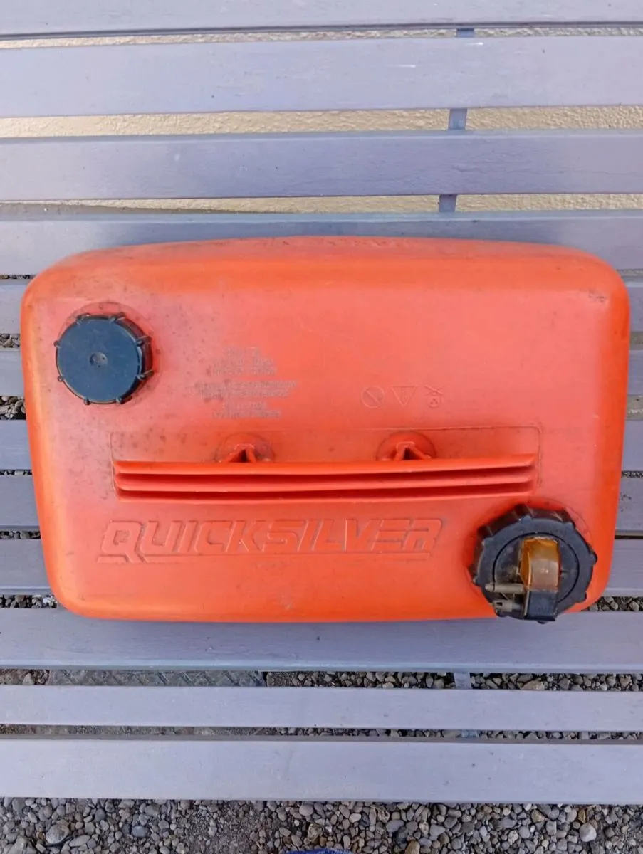 Outboard petrol tanks - Image 3