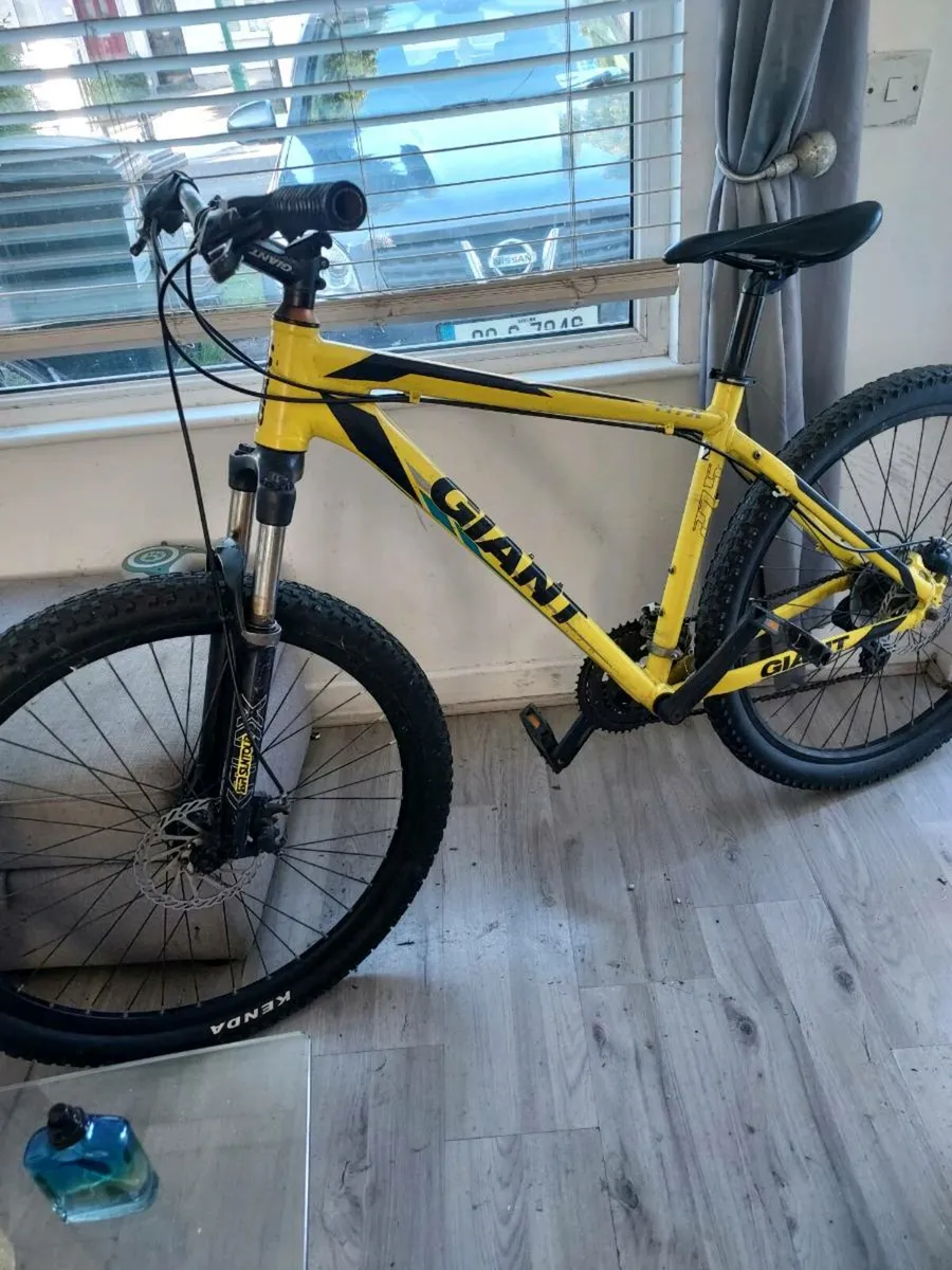 Giant ATX 27.5 mountain bike - Image 3
