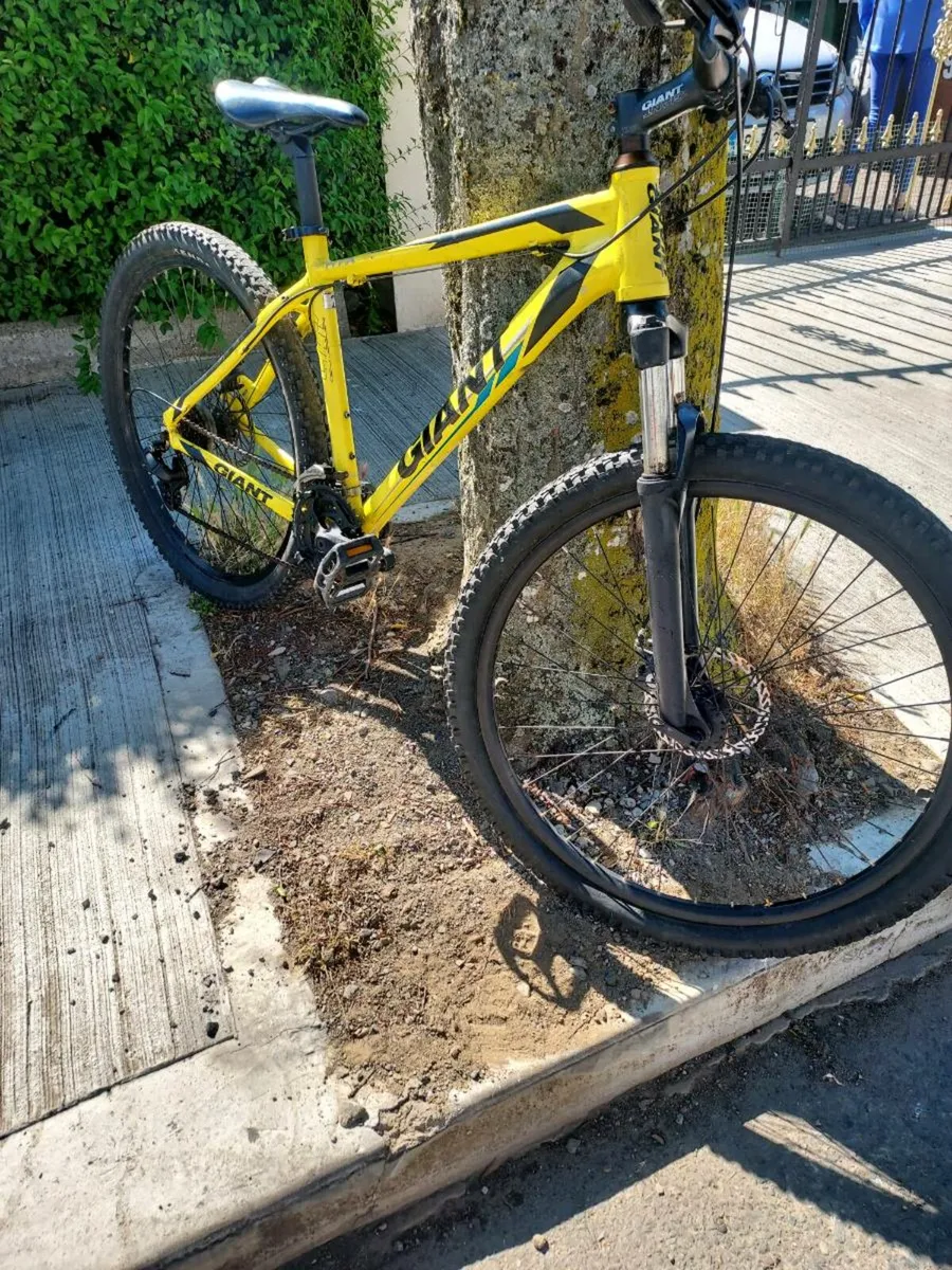 Giant ATX 27.5 mountain bike - Image 2
