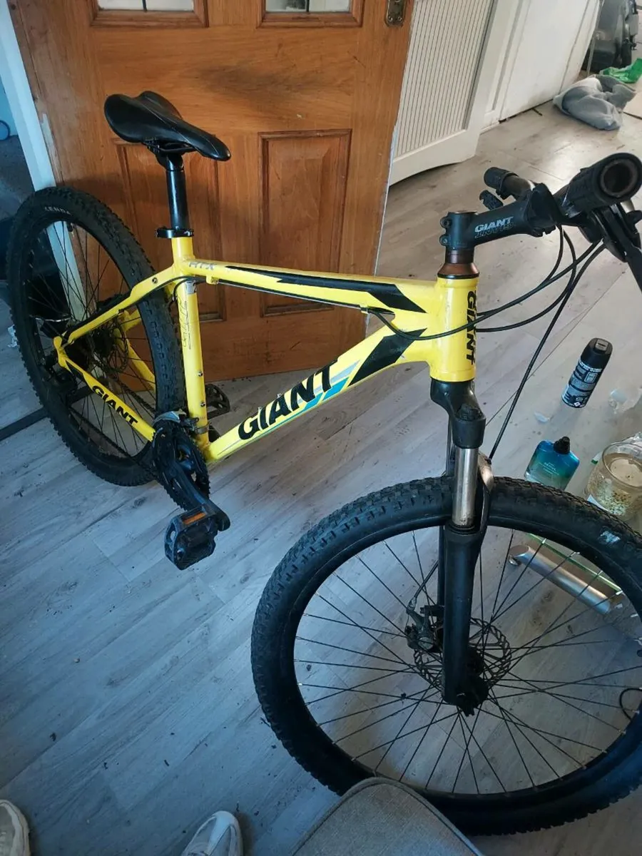 Giant ATX 27.5 mountain bike - Image 4