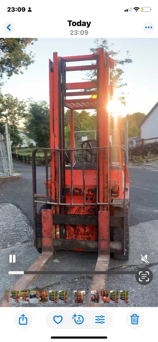 Toyota 2.5 ton diesel forklift - Image 2