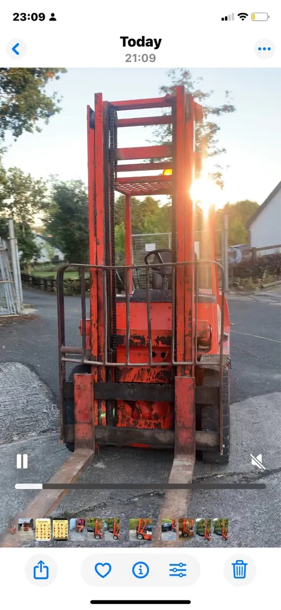 Looking to buy forklifts  0892236661