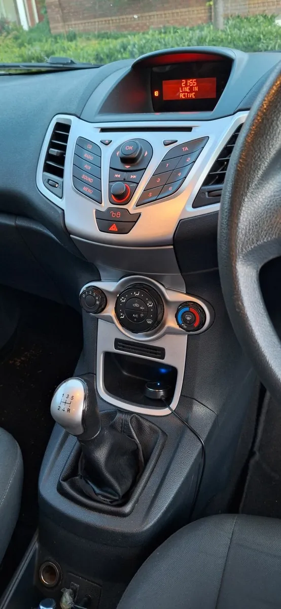 Ford Fiesta 1.4 TDCI EDGE 70PS 5DR - Image 2