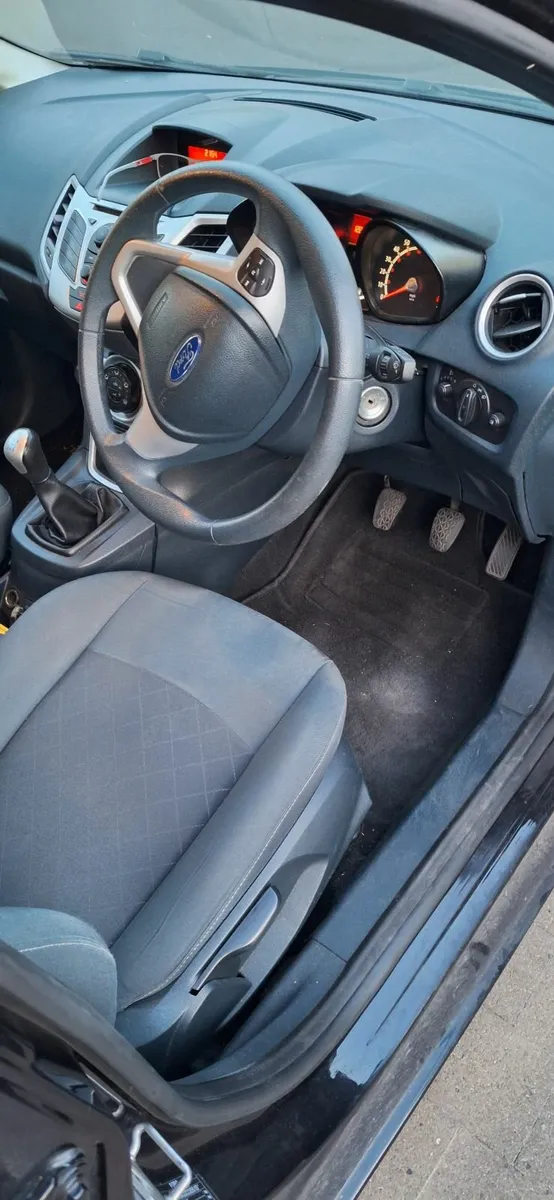 Ford Fiesta 1.4 TDCI EDGE 70PS 5DR - Image 4