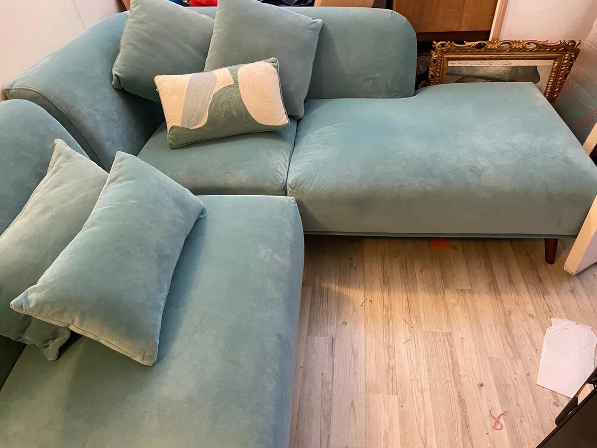 Ez living sofa - Image 1