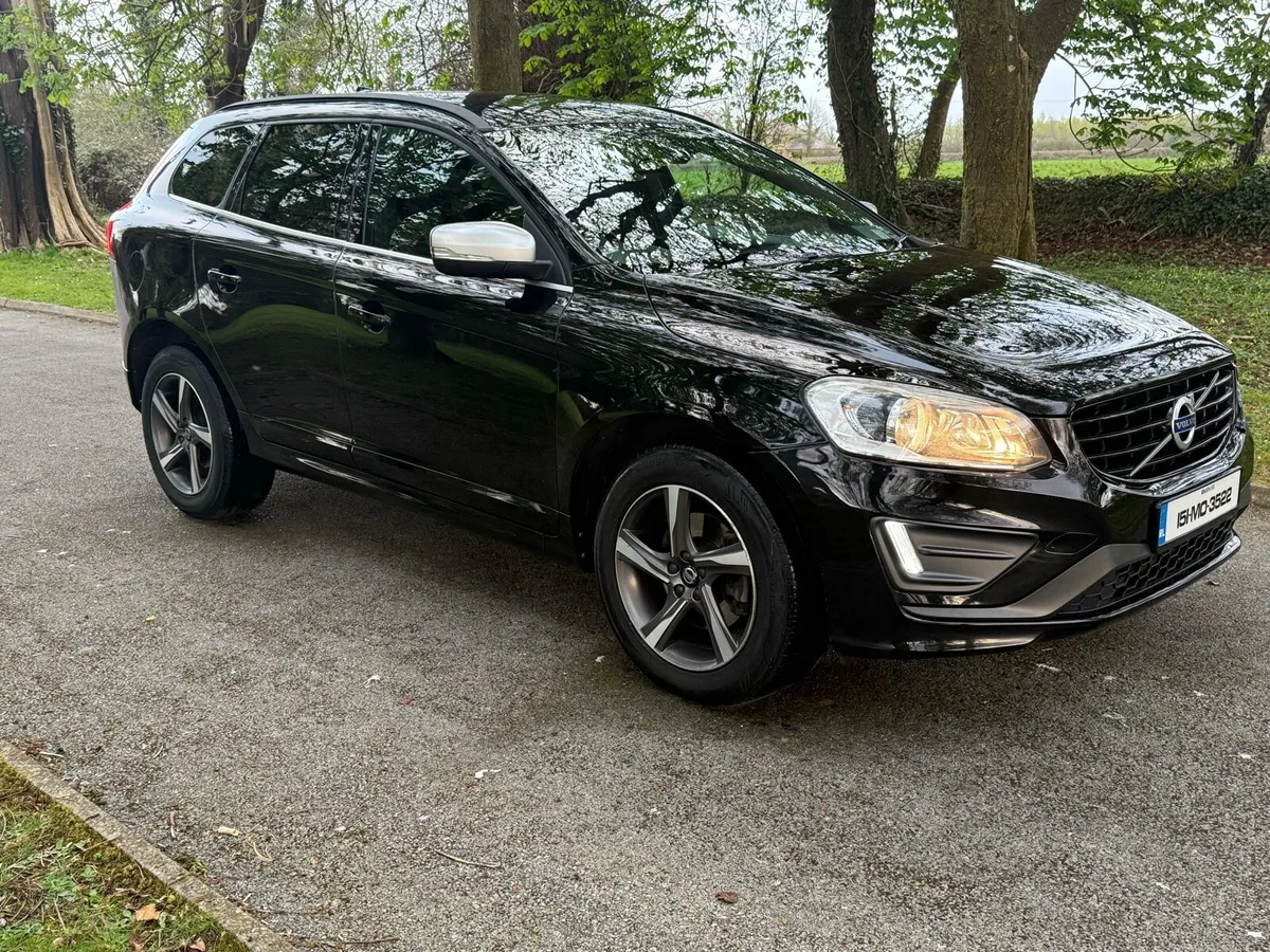 2015 Volvo XC60 R-Design D4 - Image 3