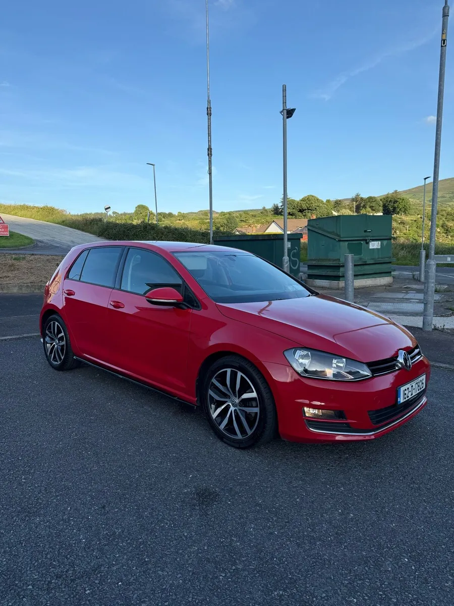 2016 Volkswagen Golf - Image 1