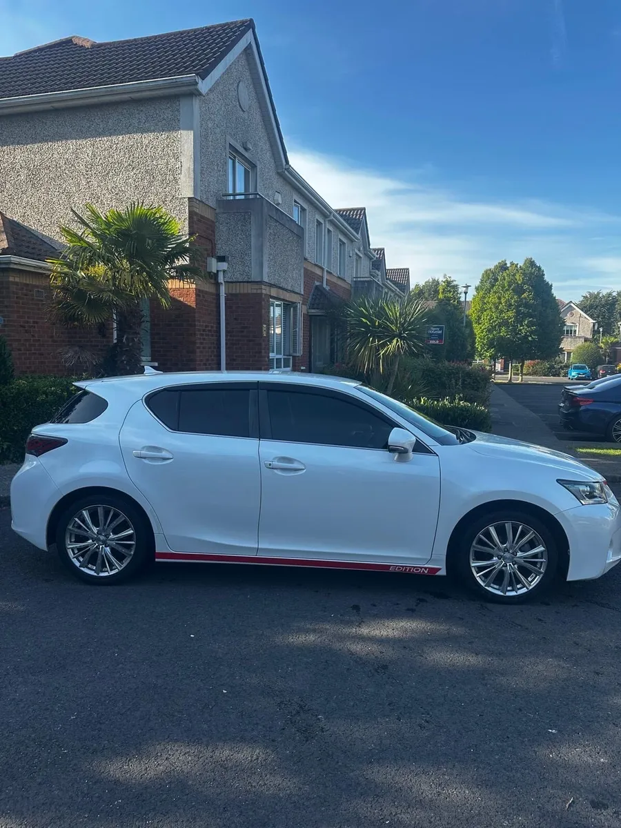 2011 Lexus CT Hybrid -0894949730 - Image 2