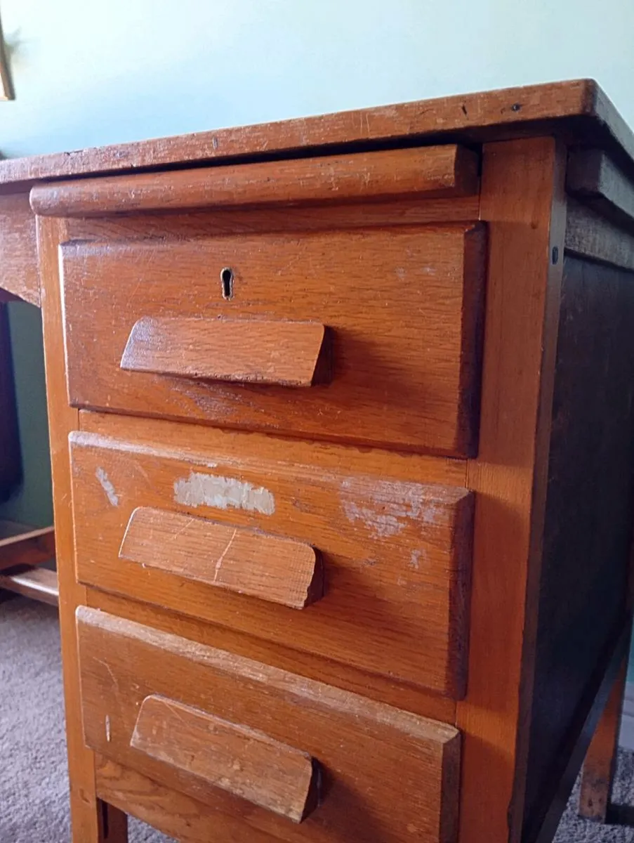 G plan desk - Image 1