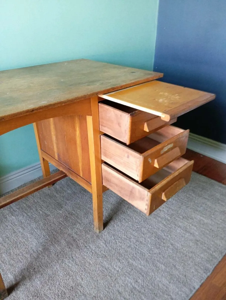 G plan desk - Image 4