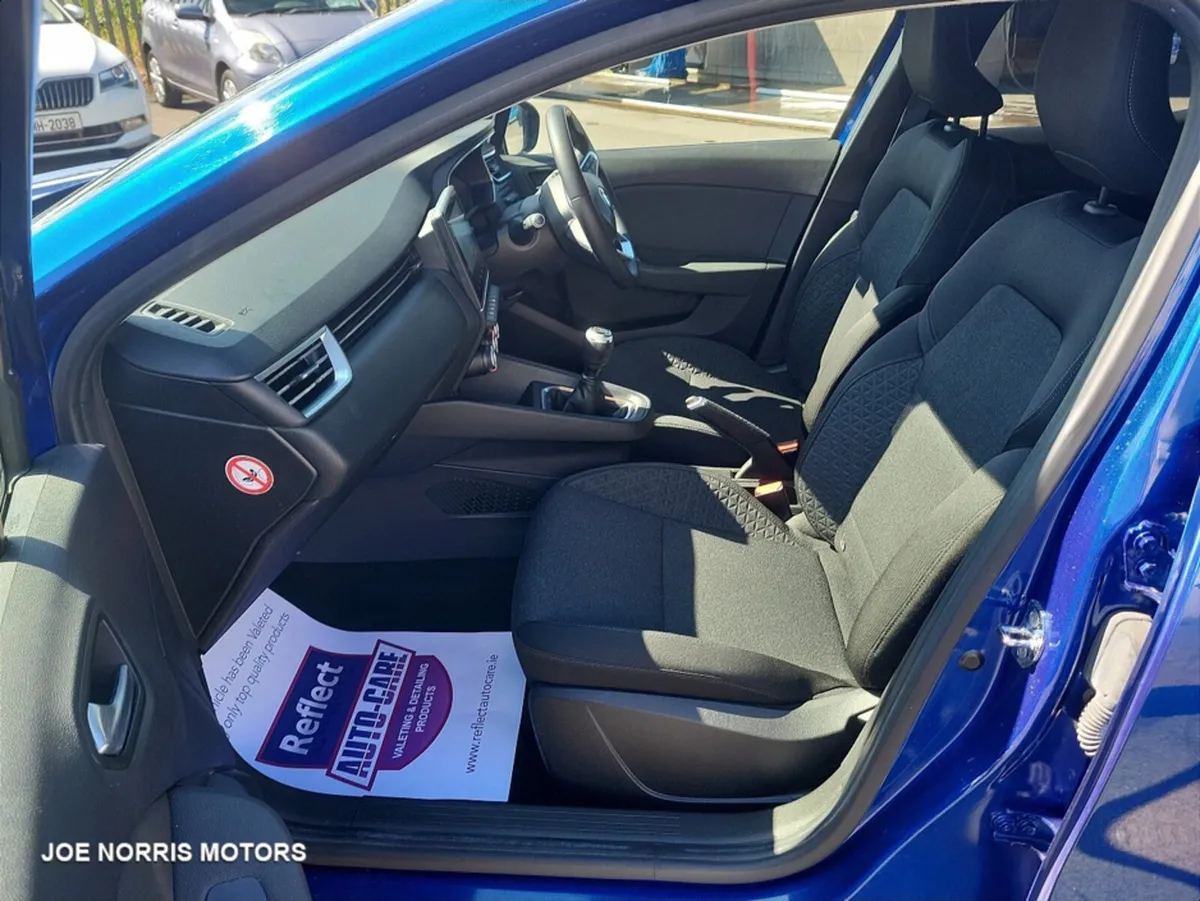 Renault Clio ICONIC TCE 100 MY19 5DR - Image 4
