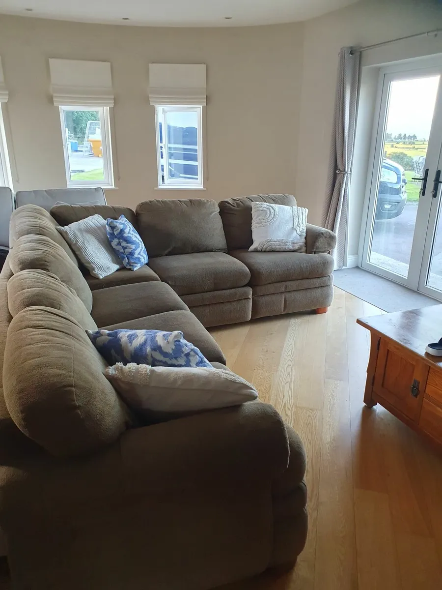 Living room sectional - Image 2
