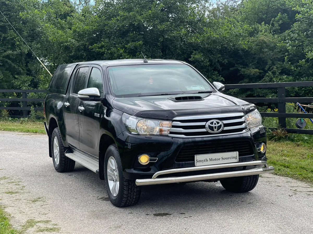 172 Toyota Hilux 2.4L D4D Spotless****No Vat - Image 2