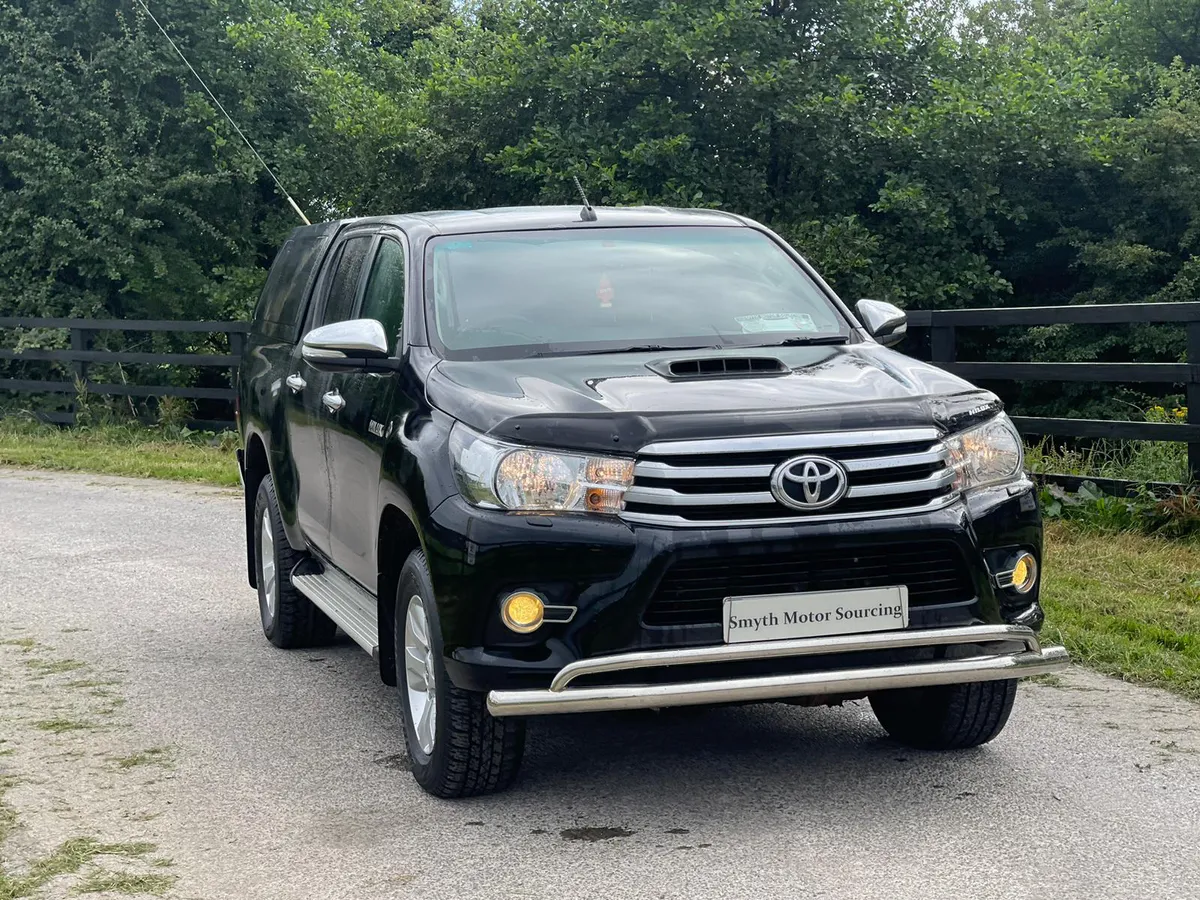 172 Toyota Hilux 2.4L D4D Spotless****No Vat - Image 3