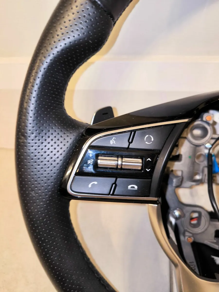 Kia steering wheel GT - Image 1