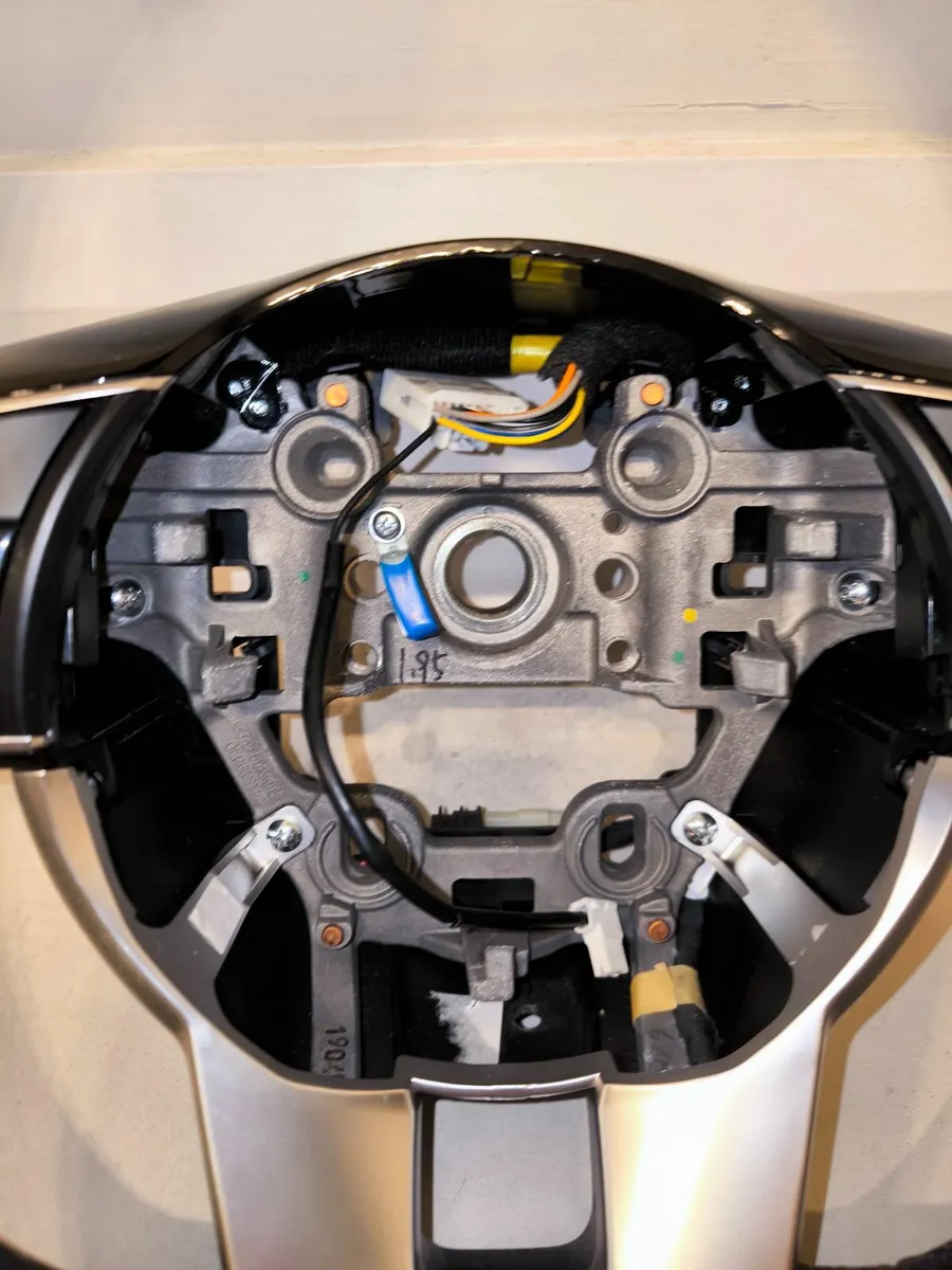 Kia steering wheel GT - Image 2