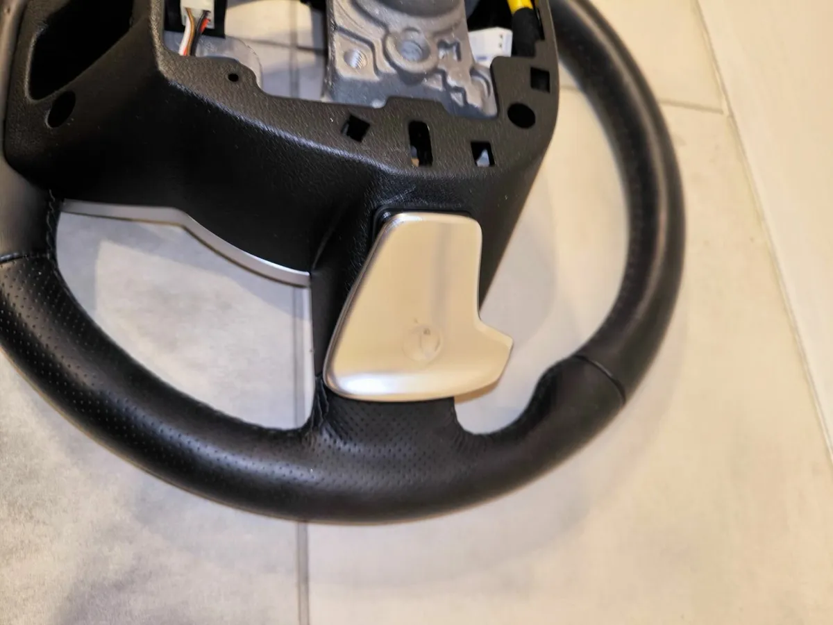 Kia steering wheel GT - Image 3