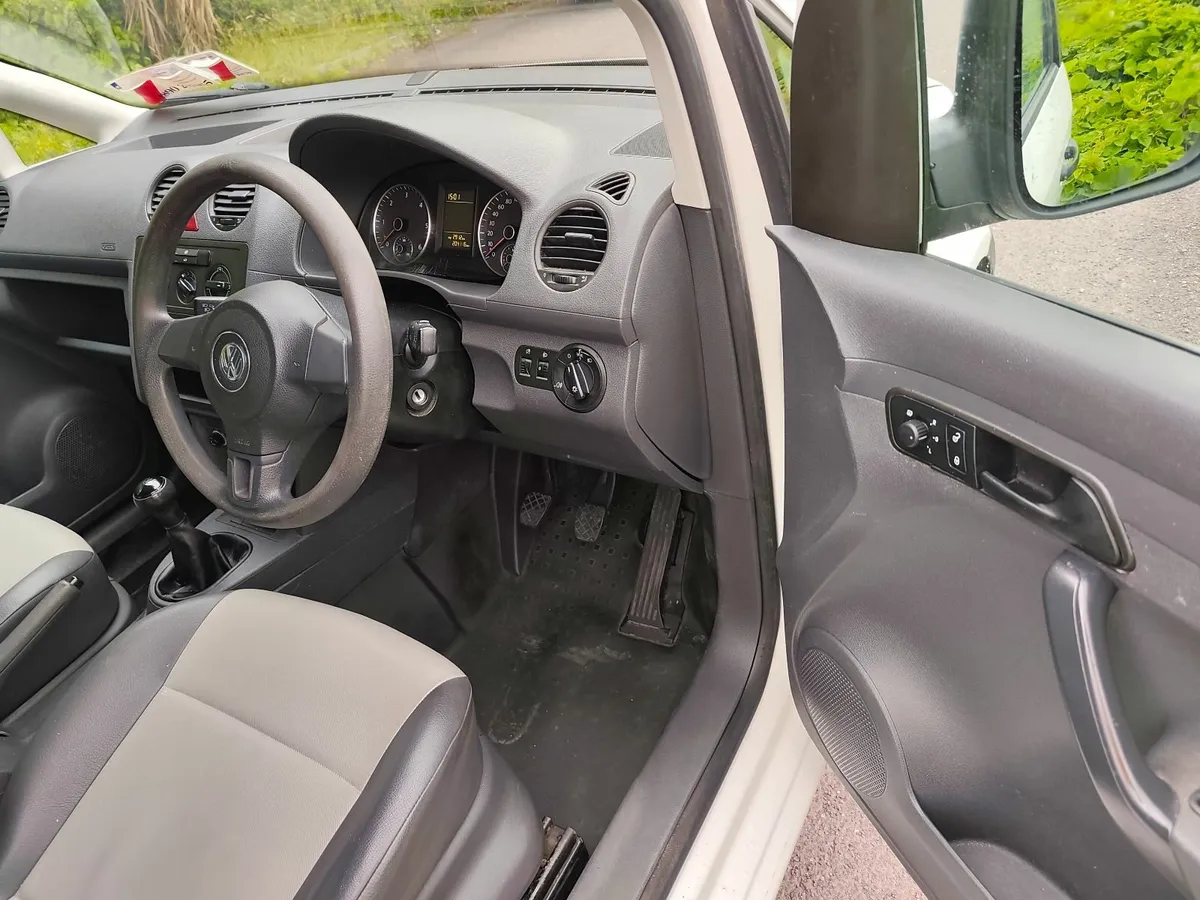 Volkswagen Caddy 2012 - Image 3