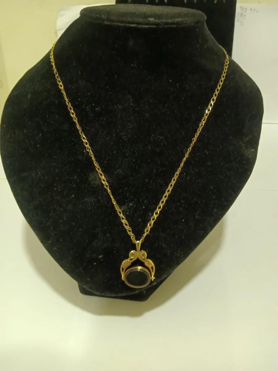 9ct gold spinning fobe and chain - Image 2