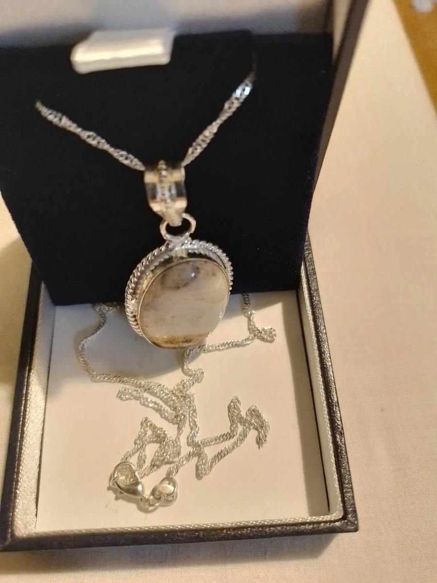 925 Sterling Silver Necklace with Polished Stone - Image 2