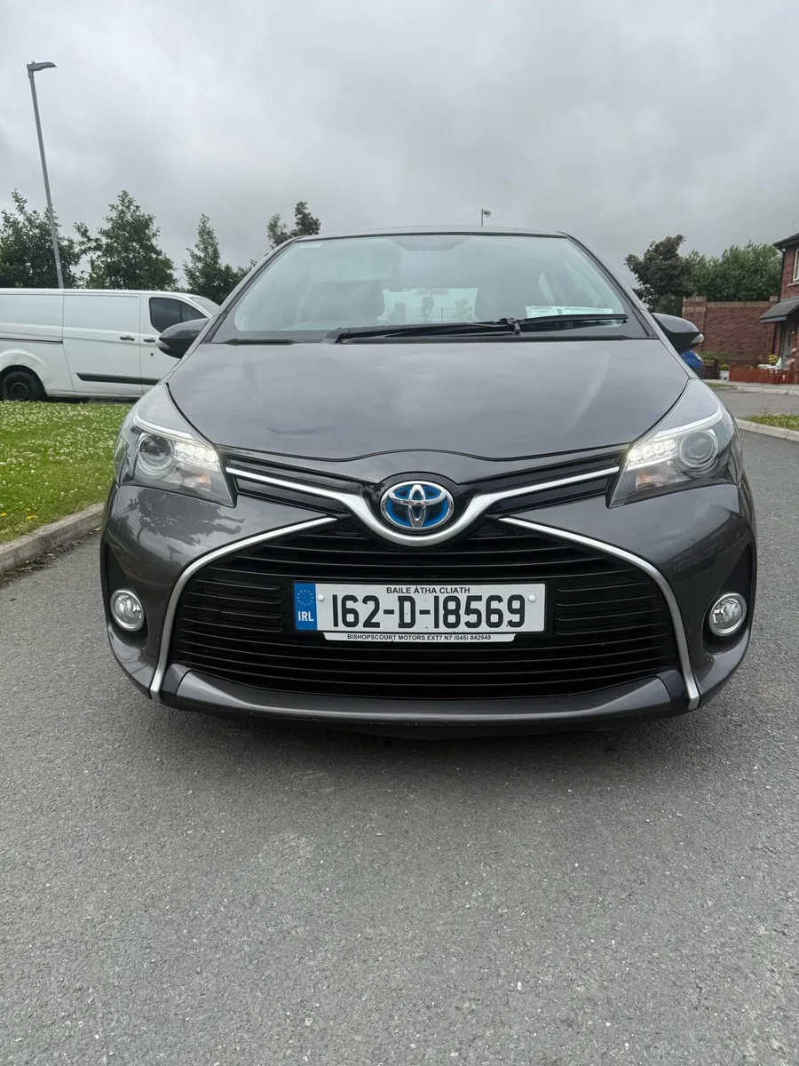 Toyota Yaris luxury 2016 1.5 hybrid - Image 1