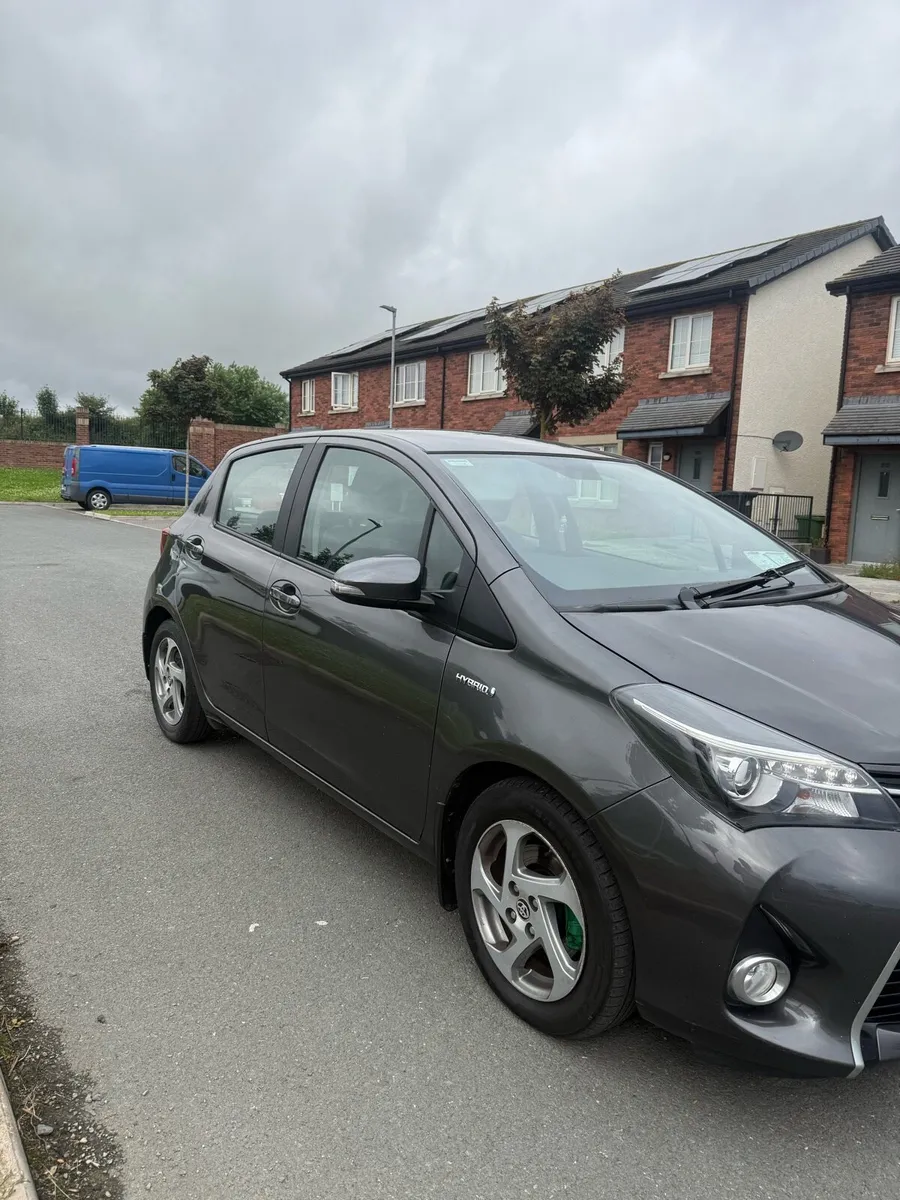 Toyota Yaris luxury 2016 1.5 hybrid - Image 2