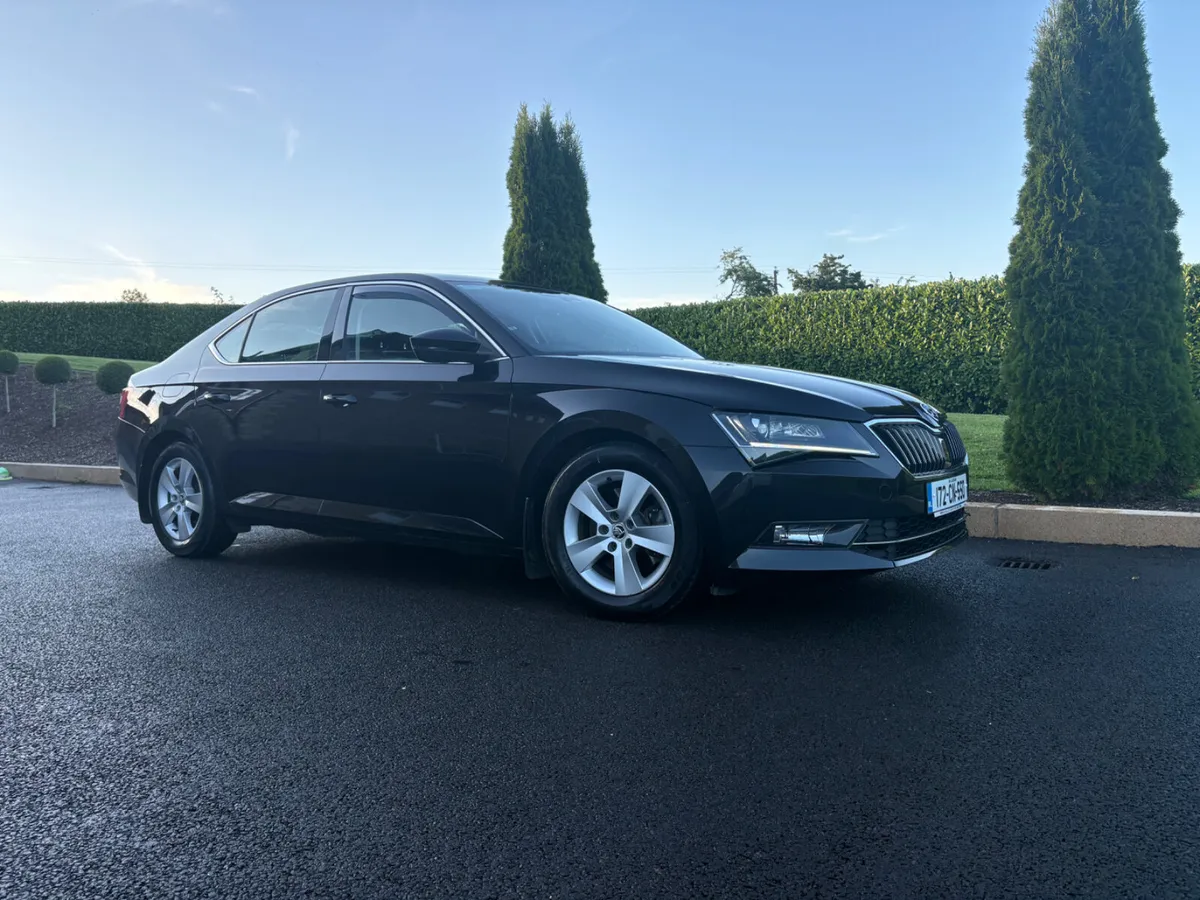 Skoda Superb 2017 - Image 4