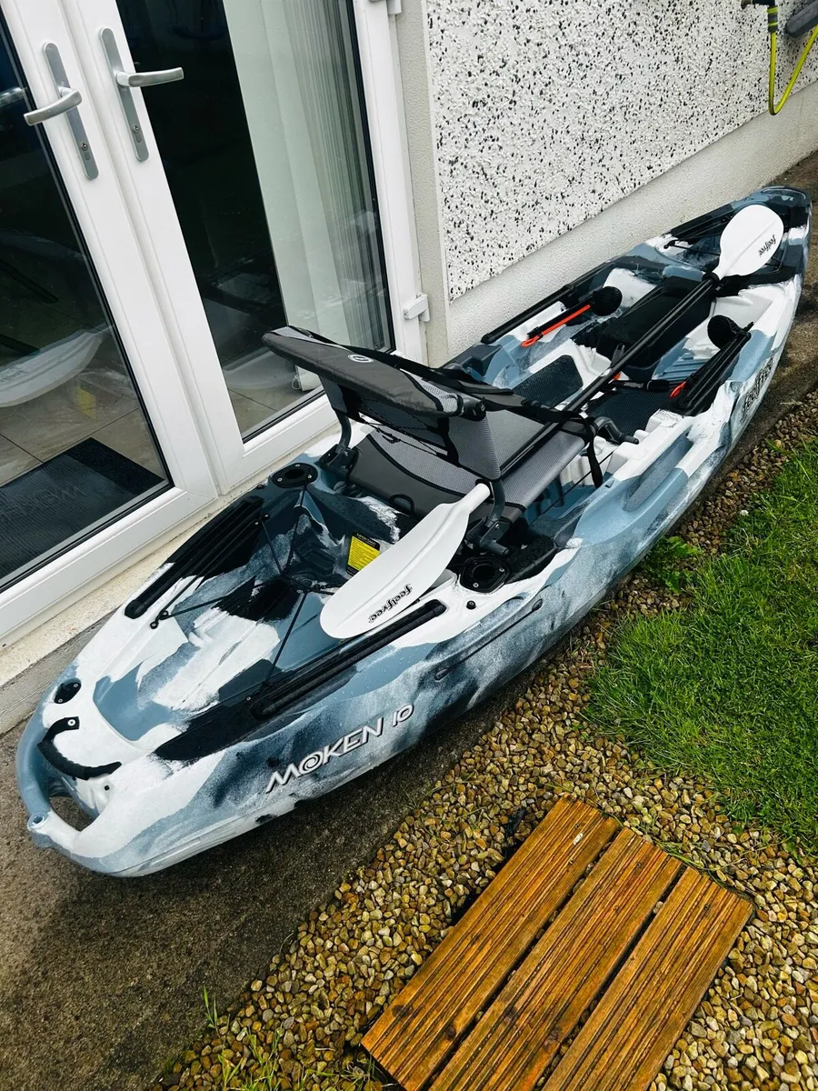 Moken 10 Kayak (Includes Paddle & Seat) - Image 1