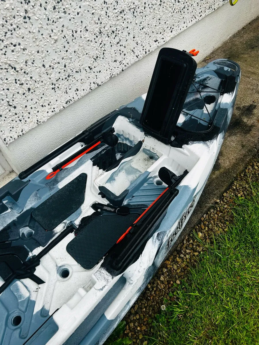 Moken 10 Kayak (Includes Paddle & Seat) - Image 3