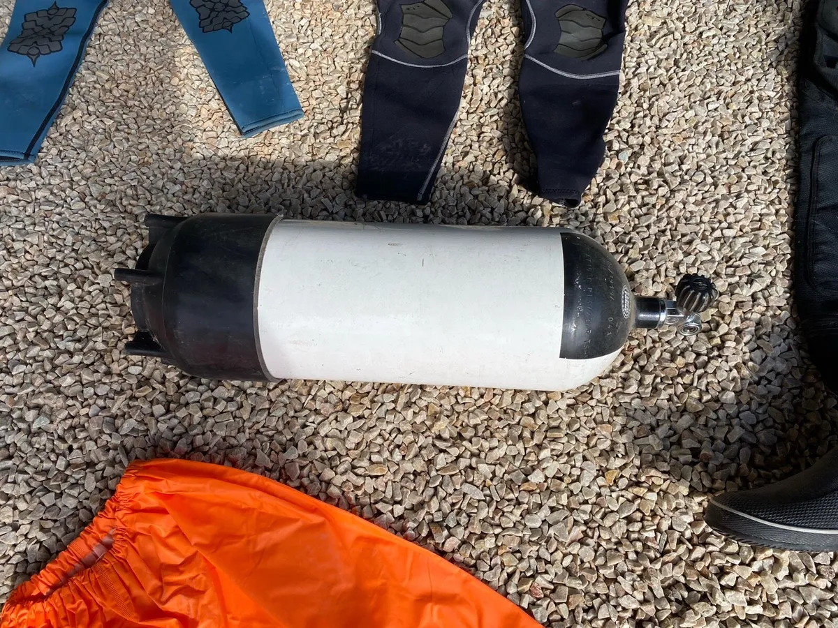 Scuba tank snorkelling wet suit dry suit big lot - Image 4