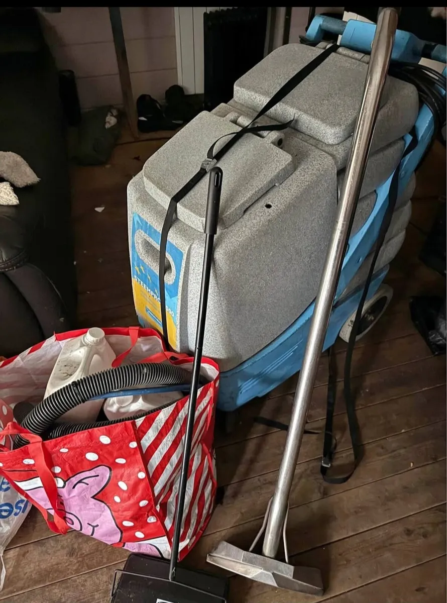Carpet Cleaning Machine - Image 1