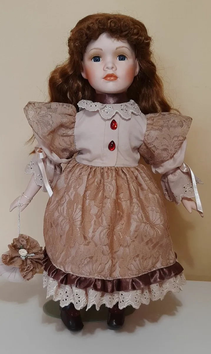 Porcelain doll - Image 2