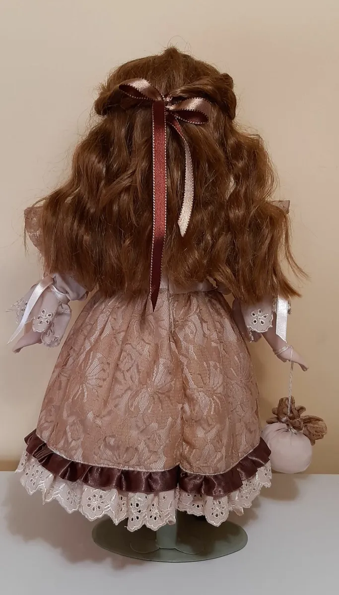 Porcelain doll - Image 3
