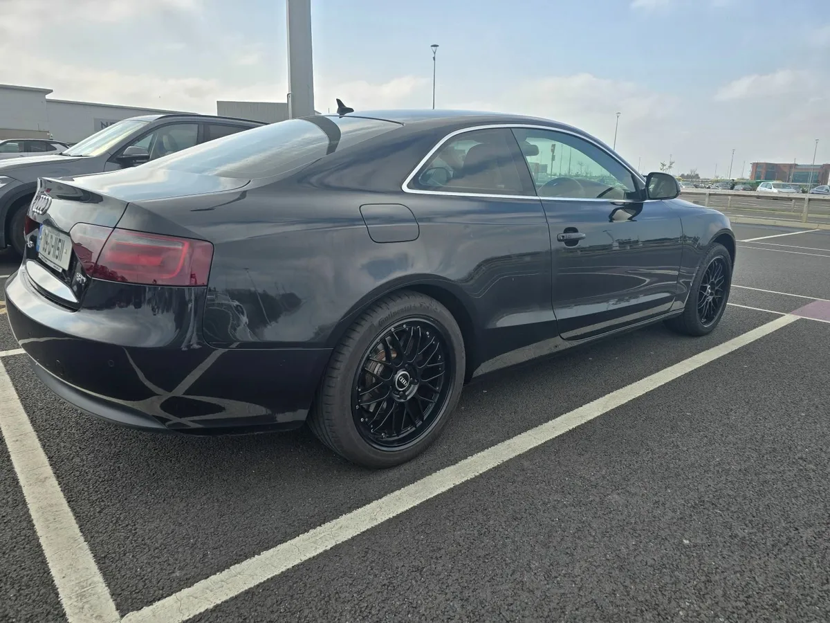 Audi A5 2009 - Image 2